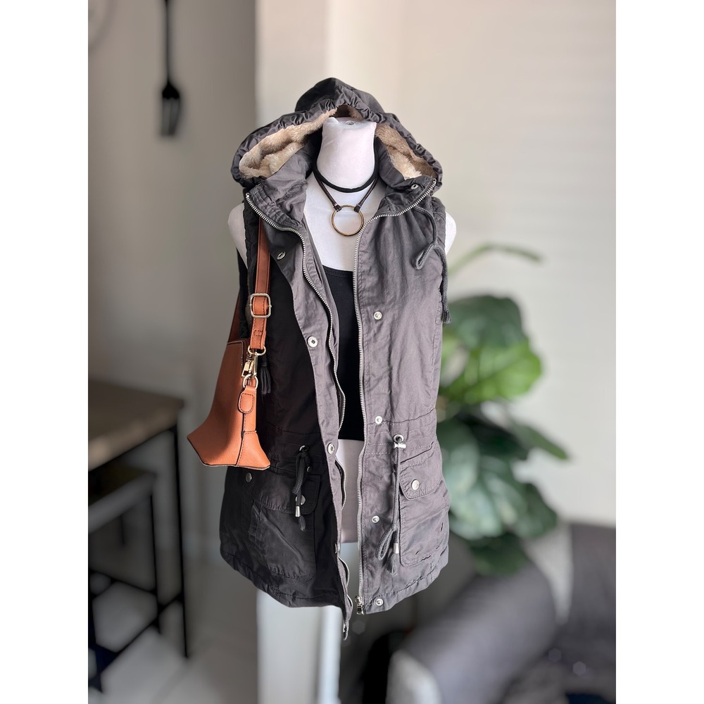 YMI Collection Faux Fur Lined Hooded Utility Vest Size Medium